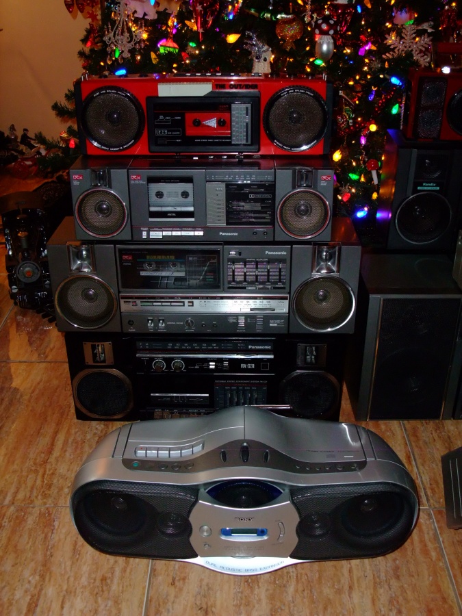 2012_1217xmasboomboxes20120018.jpg