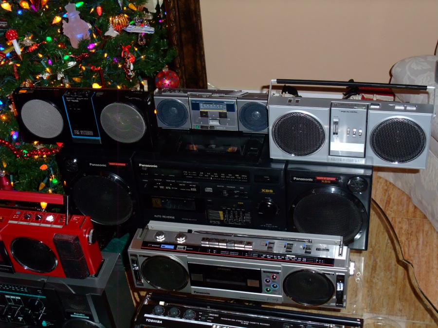 2012_1217xmasboomboxes20120030.jpg