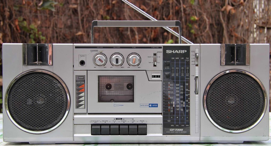 sharp-gf-7300-radiokasetofon_slika_o_3599319.jpg