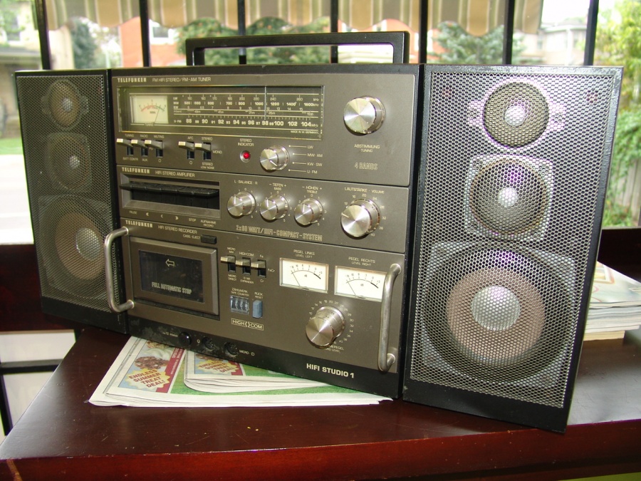telefunkenhifistudio1.jpg