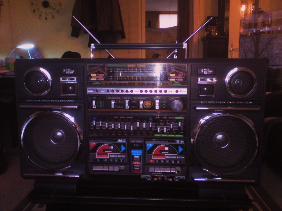 25-1-12boomboxes001.jpg