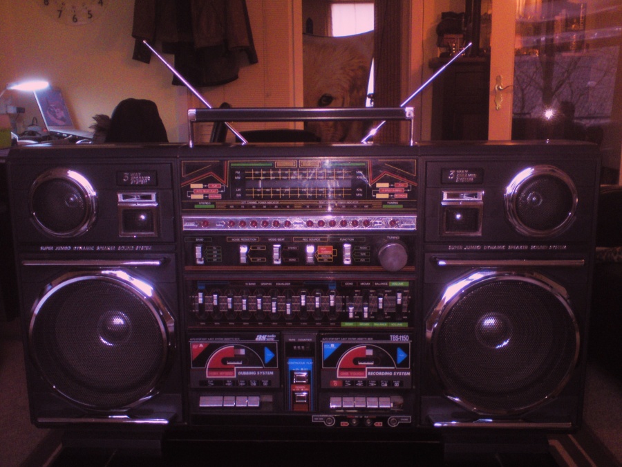 25-1-12boomboxes003.jpg