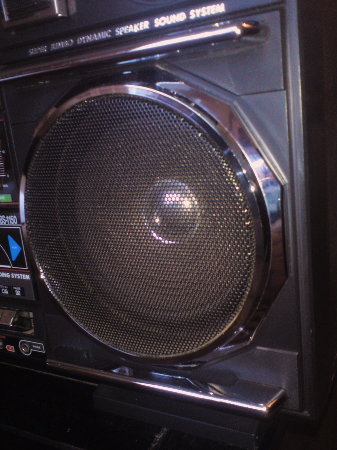 25-1-12boomboxes004.jpg