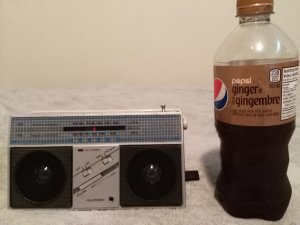 80's Fuji Made In Hong Kong AM.FM Stereo Radio Photo 1.jpg