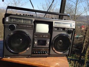 145144963_7_644x461_radiocasetofon-boombox-sharp-5p-37g-.jpg