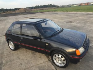 1987-Peugeot-205-GTi-610x458.jpg